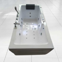 Acrylic Jacuzzi Bathtub in Tamil Nadu