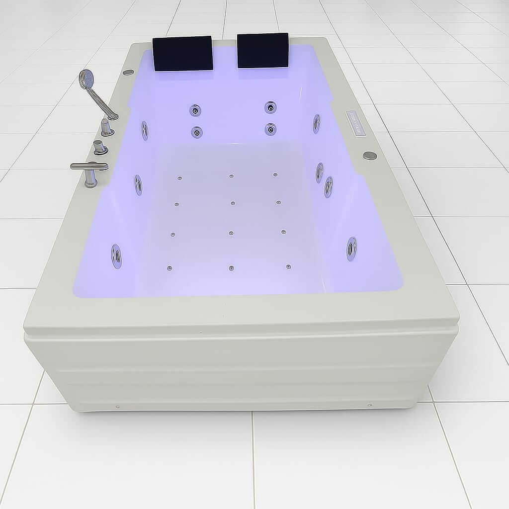 Acrylic Jacuzzi Bathtub in Tamil Nadu